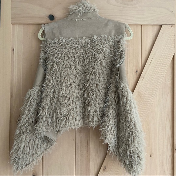Melody Faux Suede + Shearling Vest - Picture 4 of 5
